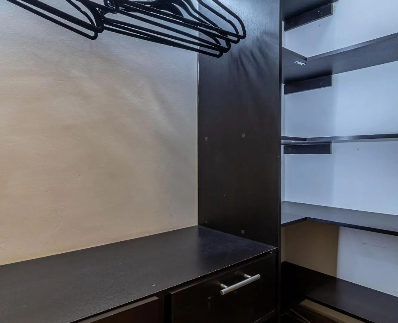 Cozy Apartment With A/C In North Medellin. Medellin