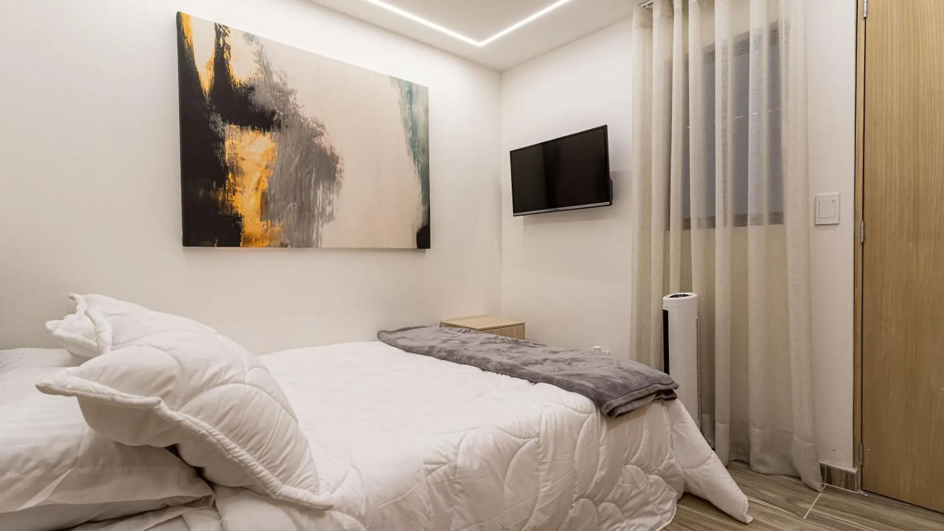 Cozy Apartment With A/C In North Medellin.  Medellin