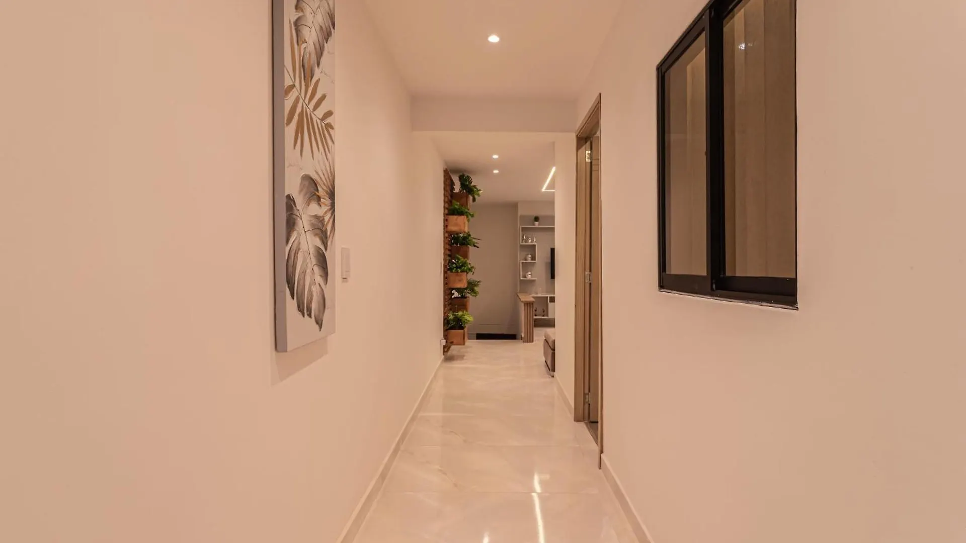 Cozy Apartment With A/C In North Medellin. 0*, Medellin