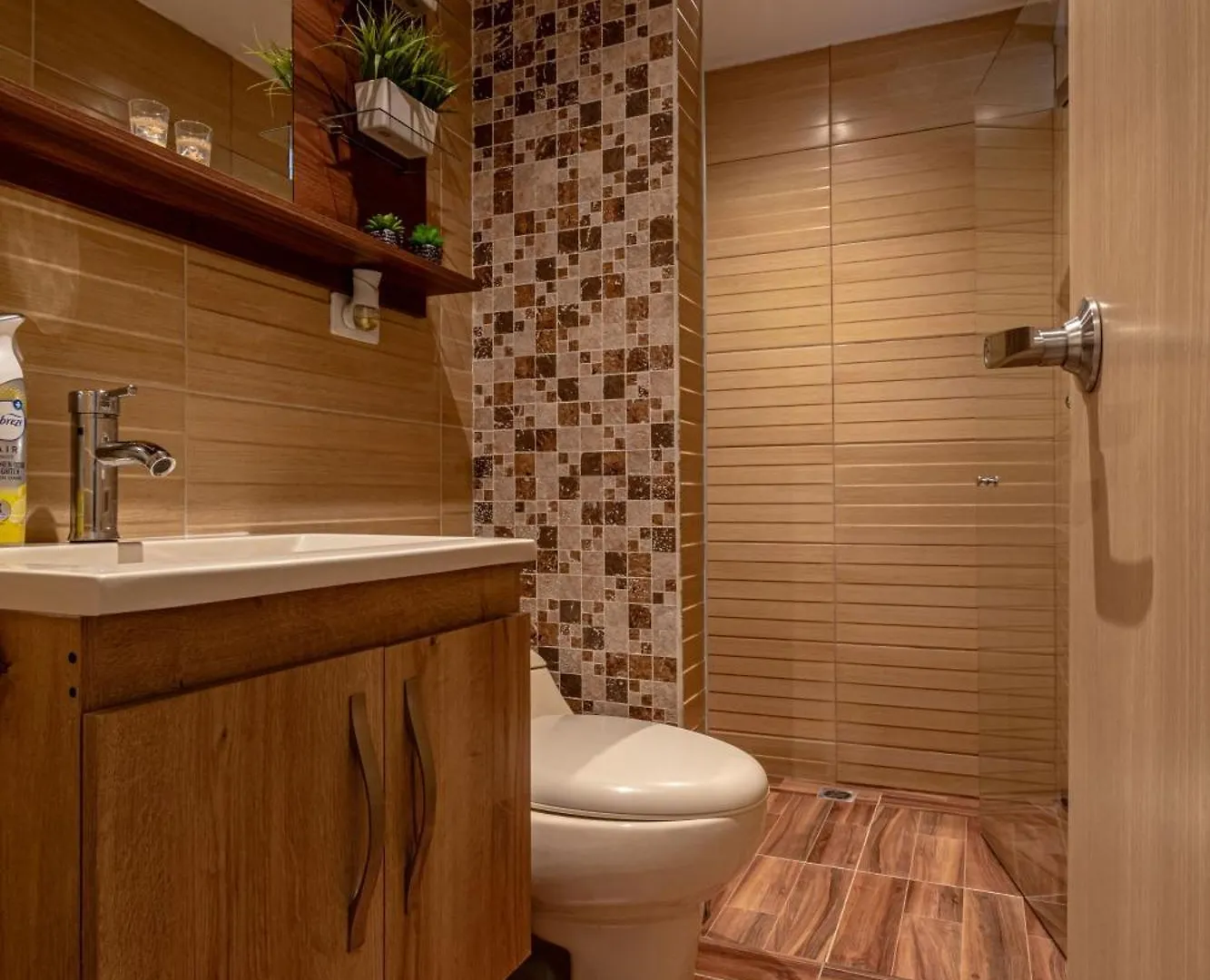 Cozy Apartment With A/C In North Medellin.