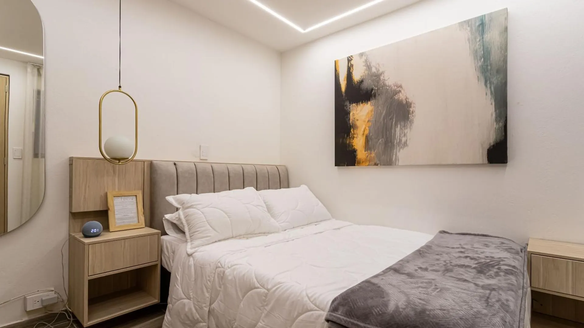 Cozy Apartment With A/C In North Medellin.