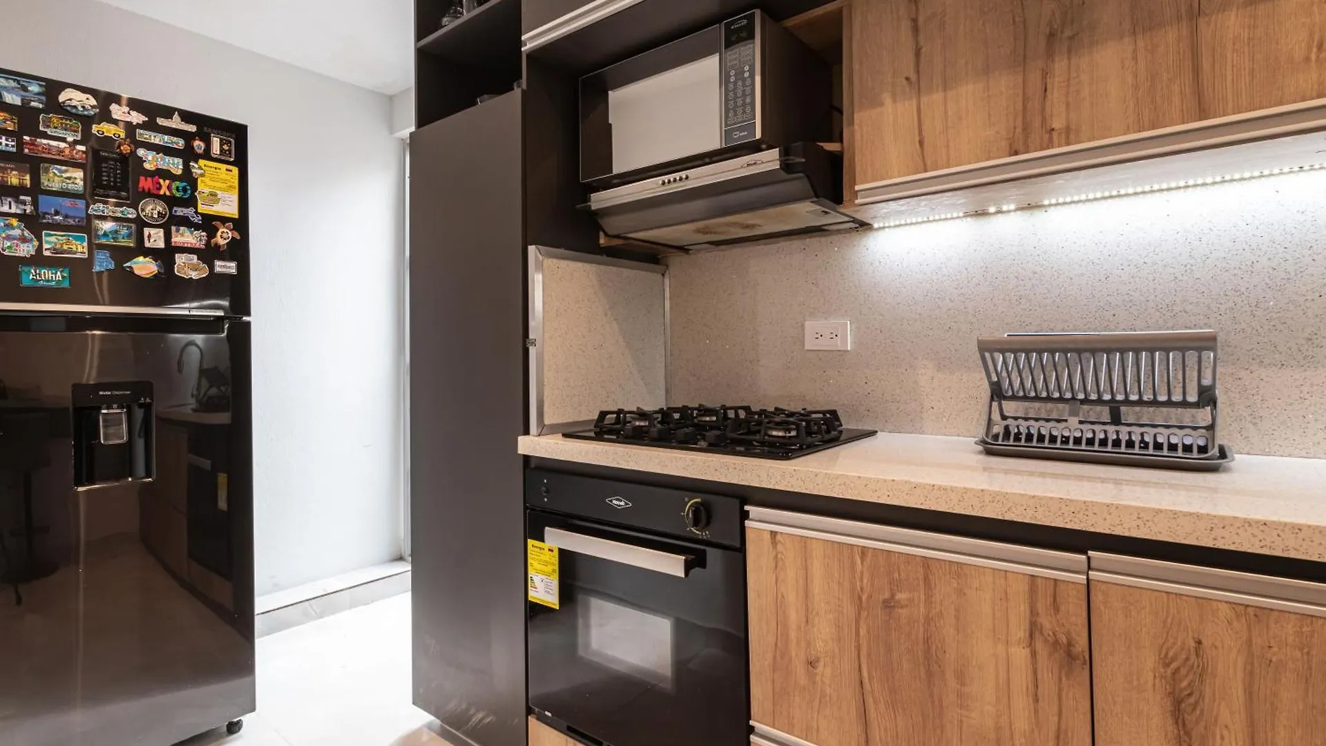 Cozy Apartment With A/C In North Medellin.